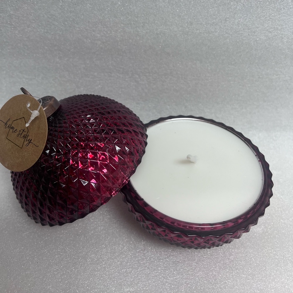 Holiday Scented Ornament Candle Cinnamon Red Textured Glass 6.25 Oz